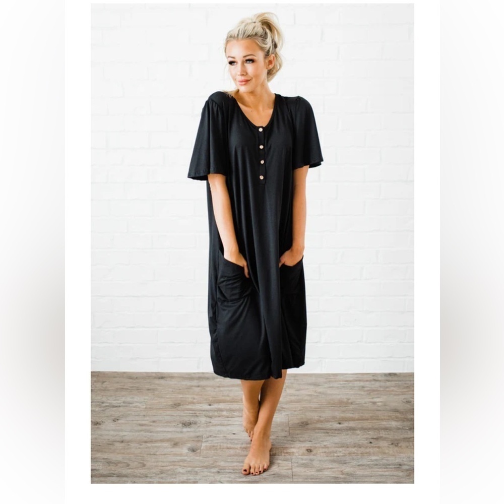 Sign Here House Dress. Very Soft, Generous Fit, With 2 Large Pockets. Black